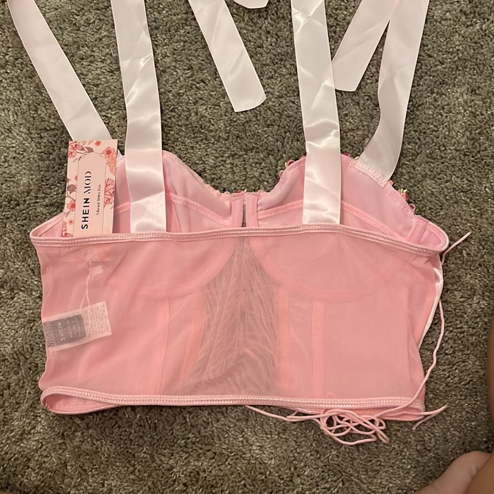 SHEIN floral crop top - Picture 3 of 4